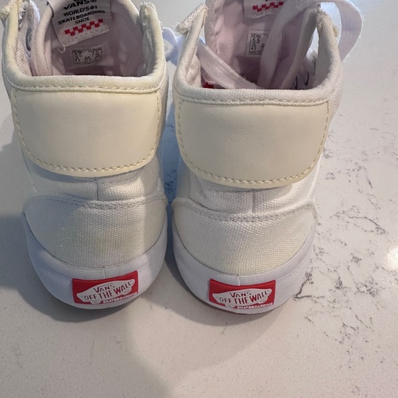 Vans Lizzie Classic White Canvas High-Tops - Picture 4 of 12